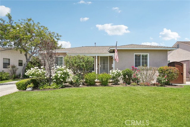 Detail Gallery Image 1 of 11 For 10551 Clancey Ave, Downey,  CA 90241 - 4 Beds | 2 Baths