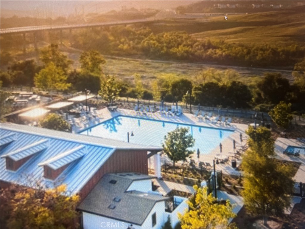 https://media.crmls.org/medias/0cae5d27-eced-4b78-a676-0ff858d2a95a.jpg?preset=X-Large
