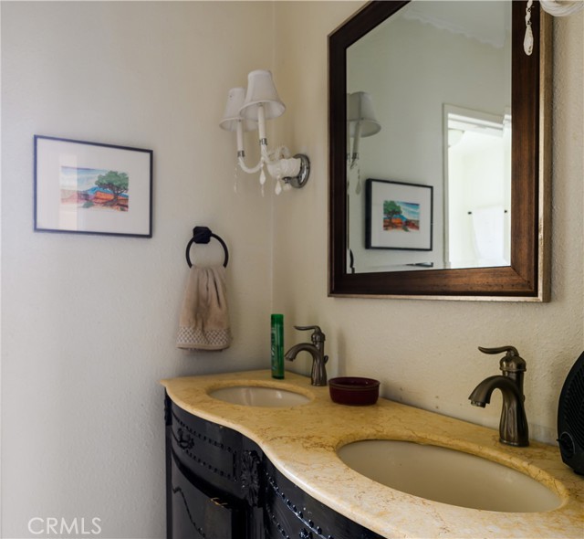 Detail Gallery Image 16 of 38 For 703 Manzanita Ave, Sierra Madre,  CA 91024 - 4 Beds | 2 Baths