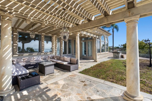 Detail Gallery Image 3 of 22 For 51 Santa Cruz, Rolling Hills Estates,  CA 90274 - 5 Beds | 5/2 Baths