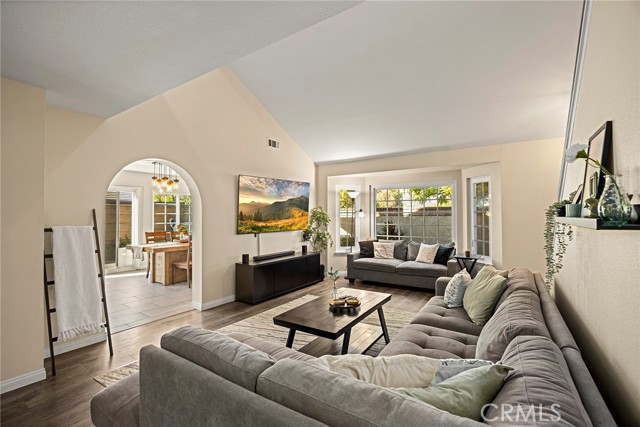 Detail Gallery Image 7 of 34 For 2027 Cobblefield Way, Glendora,  CA 91740 - 3 Beds | 2/1 Baths