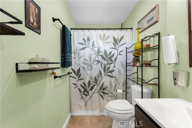 Detail Gallery Image 16 of 36 For 410 E Piru St, Los Angeles,  CA 90061 - 4 Beds | 2 Baths