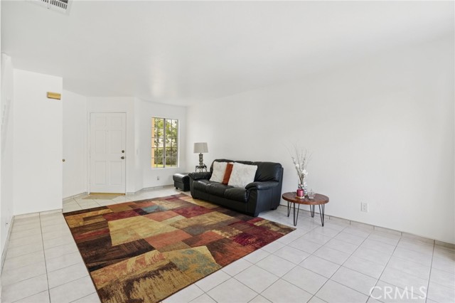 Detail Gallery Image 7 of 43 For 14712 Olive St #1,  Baldwin Park,  CA 91706 - 3 Beds | 3 Baths
