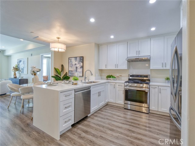 56 E Duarte Road, Arcadia CA: https://media.crmls.org/medias/0cb1f9e0-6d30-48b5-9044-36455284091b.jpg