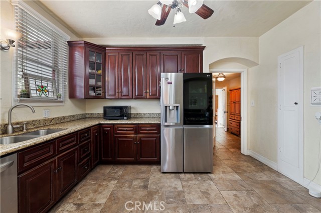 Image 43 of 73 For 4202 University