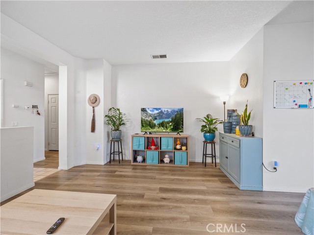 Detail Gallery Image 7 of 25 For 19012 Frances St, Apple Valley,  CA 92308 - 2 Beds | 2 Baths