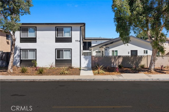 994 Valencia Street, Costa Mesa CA: https://media.crmls.org/medias/0cb2fc40-f238-4ee2-94d9-d46b8d623b04.jpg