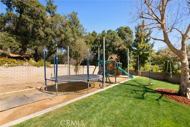 23943 Eagle Mountain Street, West Hills CA: https://media.crmls.org/medias/0cb37c5a-3561-49c5-9113-41f2f003e559.jpg
