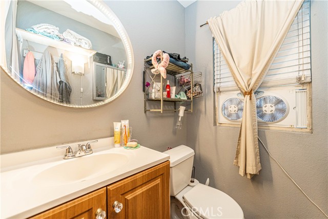 Detail Gallery Image 23 of 31 For 961 E 41st Pl, Los Angeles,  CA 90011 - 3 Beds | 1 Baths