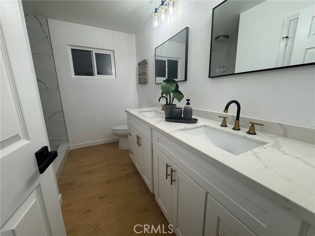 Detail Gallery Image 13 of 21 For 20559 Lisa Gail Dr, Saugus,  CA 91350 - 4 Beds | 2 Baths