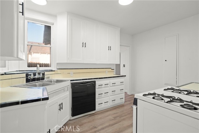 Detail Gallery Image 15 of 26 For 234 Linda Vista Dr, Bakersfield,  CA 93308 - 2 Beds | 1 Baths
