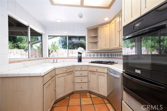 18119 Calvert Street photo 14