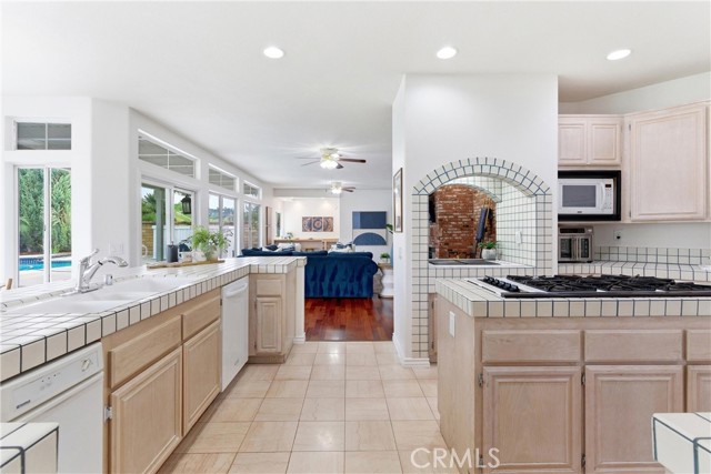 Image 8 of 53 For 24345 La Homa