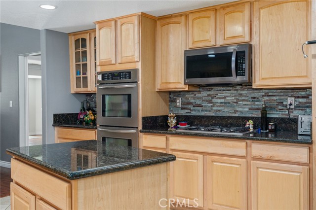 Detail Gallery Image 15 of 60 For 15015 Sycamore St, Hesperia,  CA 92345 - 4 Beds | 2/1 Baths