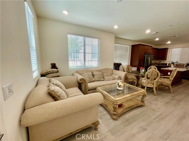 Detail Gallery Image 3 of 23 For 2263 Rose Garden Ct, Upland,  CA 91786 - 4 Beds | 3/1 Baths