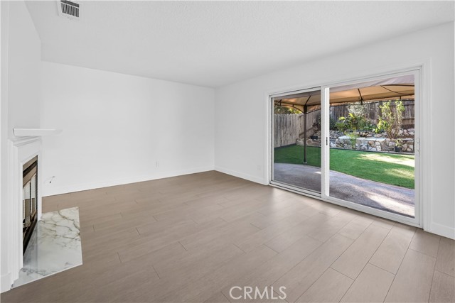 Detail Gallery Image 12 of 42 For 26921 Terri Dr, Canyon Country,  CA 91351 - 3 Beds | 2/1 Baths