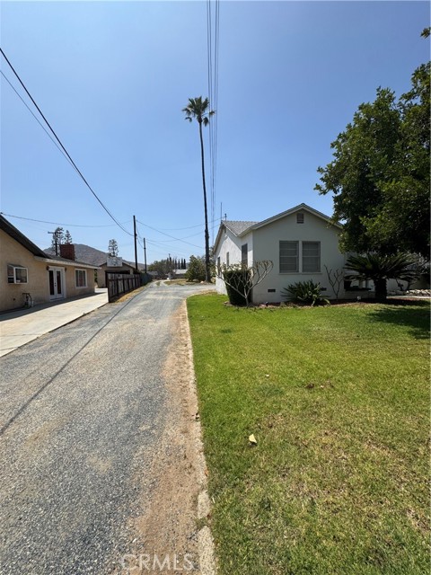 5214 Golden Avenue, Riverside CA: https://media.crmls.org/medias/0cb97b30-75a2-442f-914b-1c3734be5566.jpg