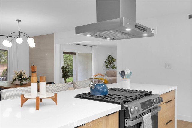 Detail Gallery Image 8 of 30 For 16938 Knapp St, Northridge,  CA 91343 - 3 Beds | 2/1 Baths