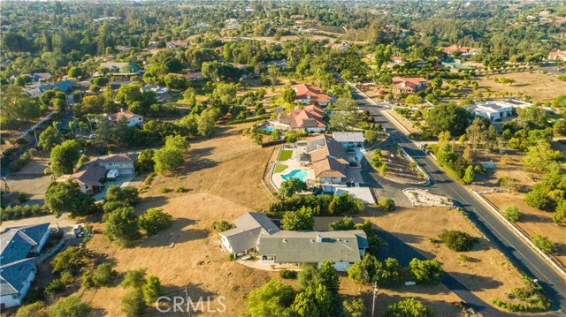 711 Tumble Creek Lane, Fallbrook CA: https://media.crmls.org/medias/0cba2818-1103-4aa3-93b0-ea725cca7009.jpg