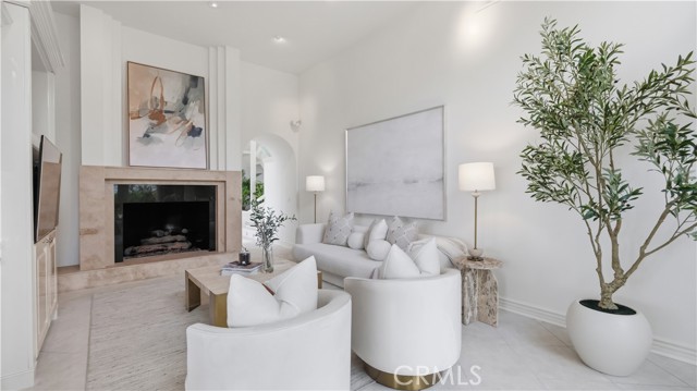 Detail Gallery Image 18 of 47 For 31 Saint Tropez, Newport Beach,  CA 92660 - 4 Beds | 3 Baths