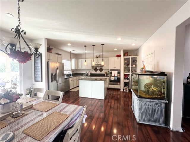 1539 Carmel Court, Redlands CA: https://media.crmls.org/medias/0cbc66b0-c88b-4352-b8cb-1c34d2377c99.jpg