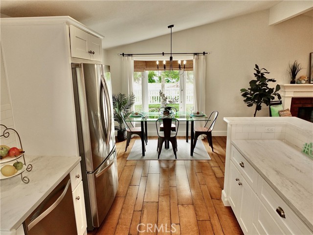 2285 Avalon, Costa Mesa CA: https://media.crmls.org/medias/0cbc9b28-8e10-4f25-916b-ee436b97dc92.jpg