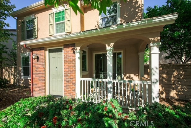 Detail Gallery Image 2 of 26 For 28203 N via Sonata Dr, Valencia,  CA 91354 - 3 Beds | 3 Baths