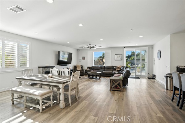Detail Gallery Image 16 of 75 For 11715 Periwinkle Pl, Jurupa Valley,  CA 91752 - 6 Beds | 4/1 Baths