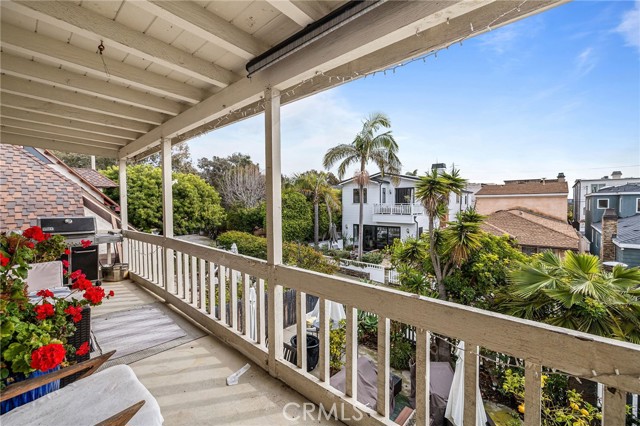 429 10th Street, Manhattan Beach, California 90266, 5 Bedrooms Bedrooms, ,3 BathroomsBathrooms,Residential,Sold,10th,SB24049927