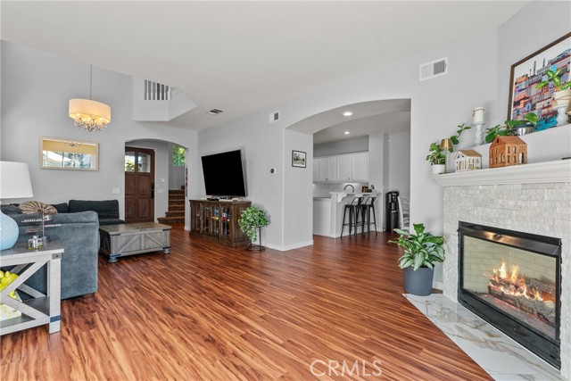 Detail Gallery Image 8 of 37 For 24714 Avignon Dr, Valencia,  CA 91355 - 3 Beds | 3 Baths