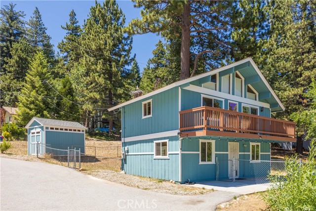 2395 Hunsaker Drive, Running Springs CA: https://media.crmls.org/medias/0cc003b8-bc9b-436c-9a9d-9d4b2d299d34.jpg