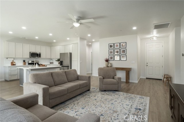 Detail Gallery Image 8 of 31 For 775 775 Kimball Ln, Hanford,  CA 93230 - 3 Beds | 5 Baths