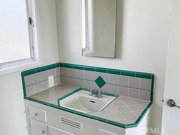 Detail Gallery Image 10 of 16 For 250 Cliff Dr #17,  Laguna Beach,  CA 92651 - 0 Beds | 1 Baths