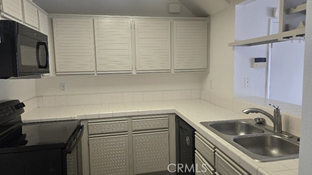 13104 Glen Court, Chino Hills CA: https://media.crmls.org/medias/0cc0b255-eb24-47c1-a120-e59f0c05d3c0.jpg