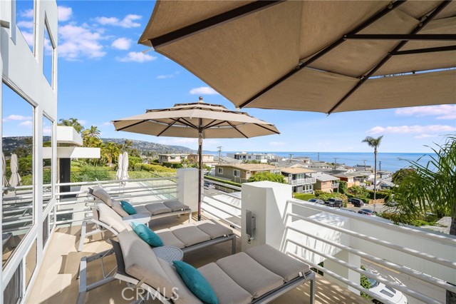 Detail Gallery Image 12 of 33 For 818 Hillcrest Dr, Laguna Beach,  CA 92651 - 4 Beds | 3/1 Baths