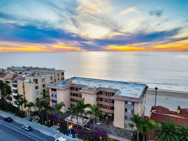 721 Esplanade, Redondo Beach, California 90277, 2 Bedrooms Bedrooms, ,2 BathroomsBathrooms,Residential,Sold,Esplanade,SB23197655