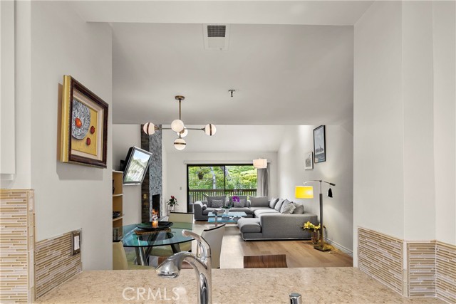 Detail Gallery Image 12 of 27 For 2 Canyon Island Dr #22,  Newport Beach,  CA 92660 - 2 Beds | 2 Baths