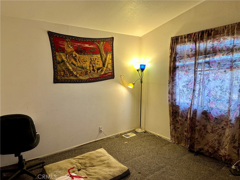 https://media.crmls.org/medias/0cc1ec55-b981-42e3-9246-814d9883d6df.jpg?preset=X-Large