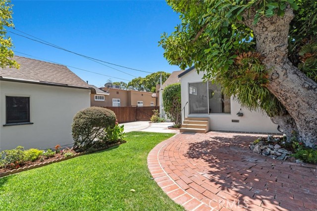 2340 Camden Avenue, Los Angeles CA: https://media.crmls.org/medias/0cc257a4-e119-4d53-8c96-9922440ea8c2.jpg