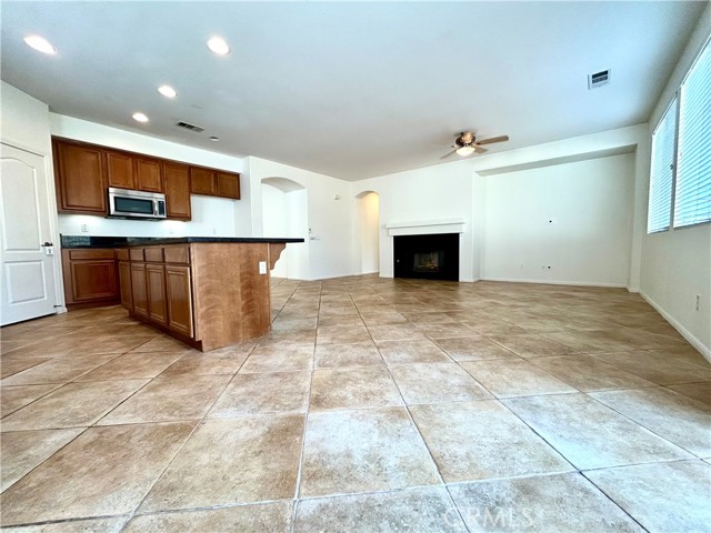 Detail Gallery Image 7 of 13 For 29870 Bay View Way, Menifee,  CA 92584 - 3 Beds | 3 Baths