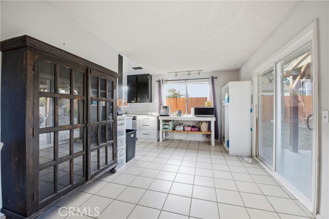 Detail Gallery Image 7 of 26 For 1423 Mountain Meadow, Oceanside,  CA 92056 - 2 Beds | 2 Baths