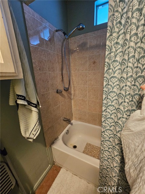 Detail Gallery Image 11 of 22 For 351 E 92nd, Los Angeles,  CA 90003 - 3 Beds | 2 Baths