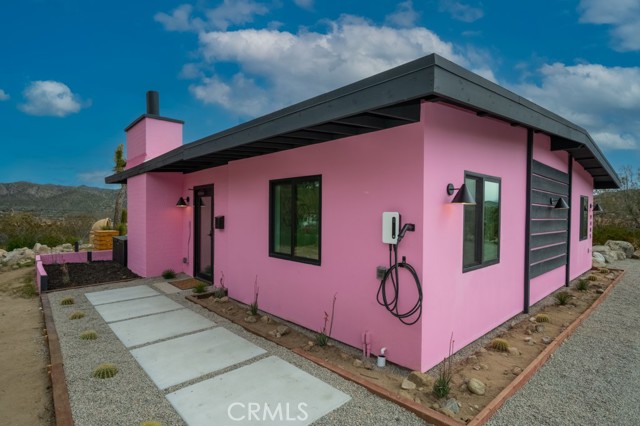 Detail Gallery Image 10 of 56 For 9405 Lanning Ln, Morongo Valley,  CA 92256 - 3 Beds | 1 Baths