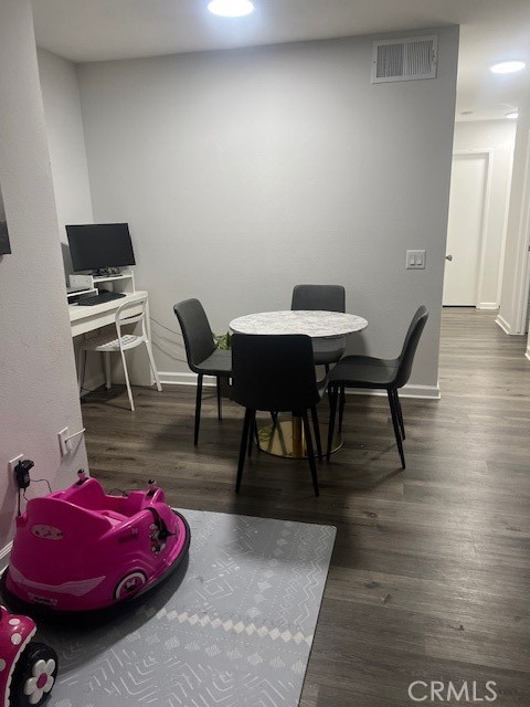 Detail Gallery Image 10 of 37 For 18209 Sierra #30,  Canyon Country,  CA 91351 - 2 Beds | 2 Baths