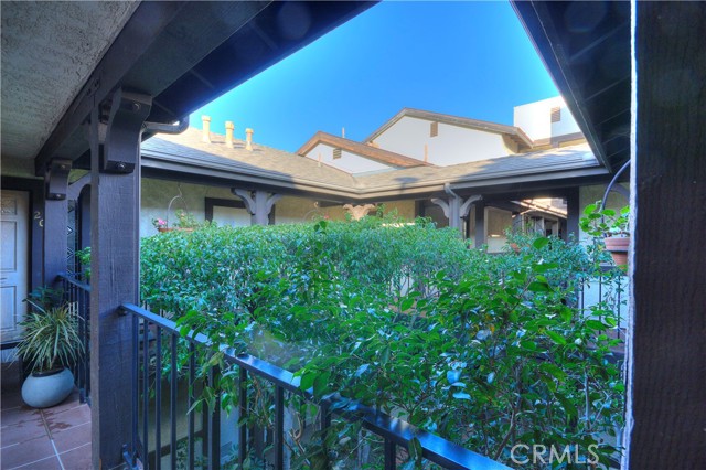 Detail Gallery Image 20 of 23 For 2606 Cañada Bld #201,  Glendale,  CA 91208 - 3 Beds | 2 Baths