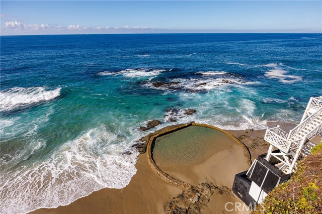 2691 Victoria, Laguna Beach CA: https://media.crmls.org/medias/0cc5e970-8d99-44c8-94fc-2b5936181c11.jpg