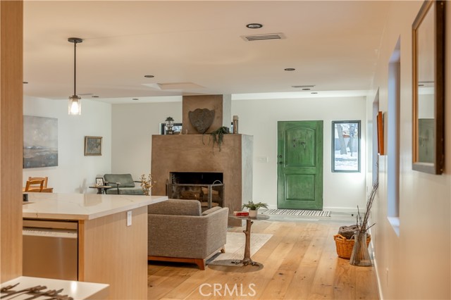 259 Victoria Lane, Sugarloaf CA: https://media.crmls.org/medias/0cc63727-8bb5-4002-a6d7-f9f674be743e.jpg