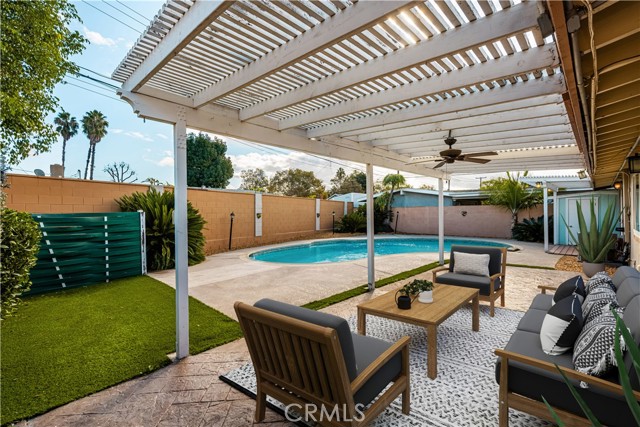 Detail Gallery Image 13 of 24 For 668 S Eastbury, Covina,  CA 91723 - 4 Beds | 3 Baths