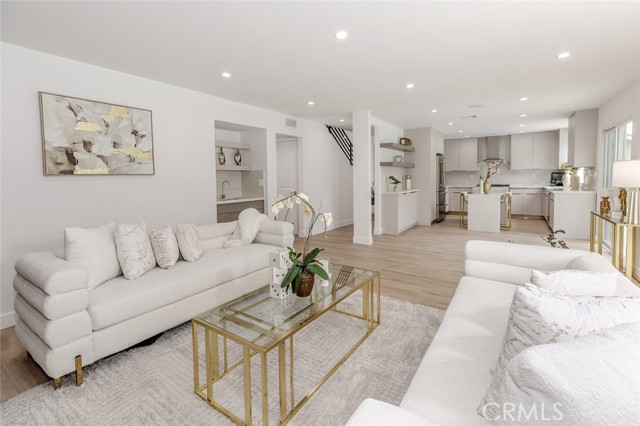 17101 Dearborn Street, Northridge CA: https://media.crmls.org/medias/0cc68394-354d-40da-b883-2974cfeb8d4b.jpg