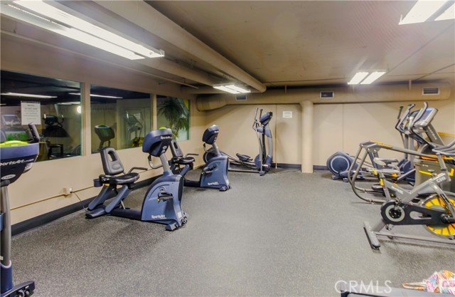 10982 Roebling Avenue, Westwood CA: https://media.crmls.org/medias/0cc782a2-3f2c-4bb6-8cf4-9e0c07ab2edc.jpg
